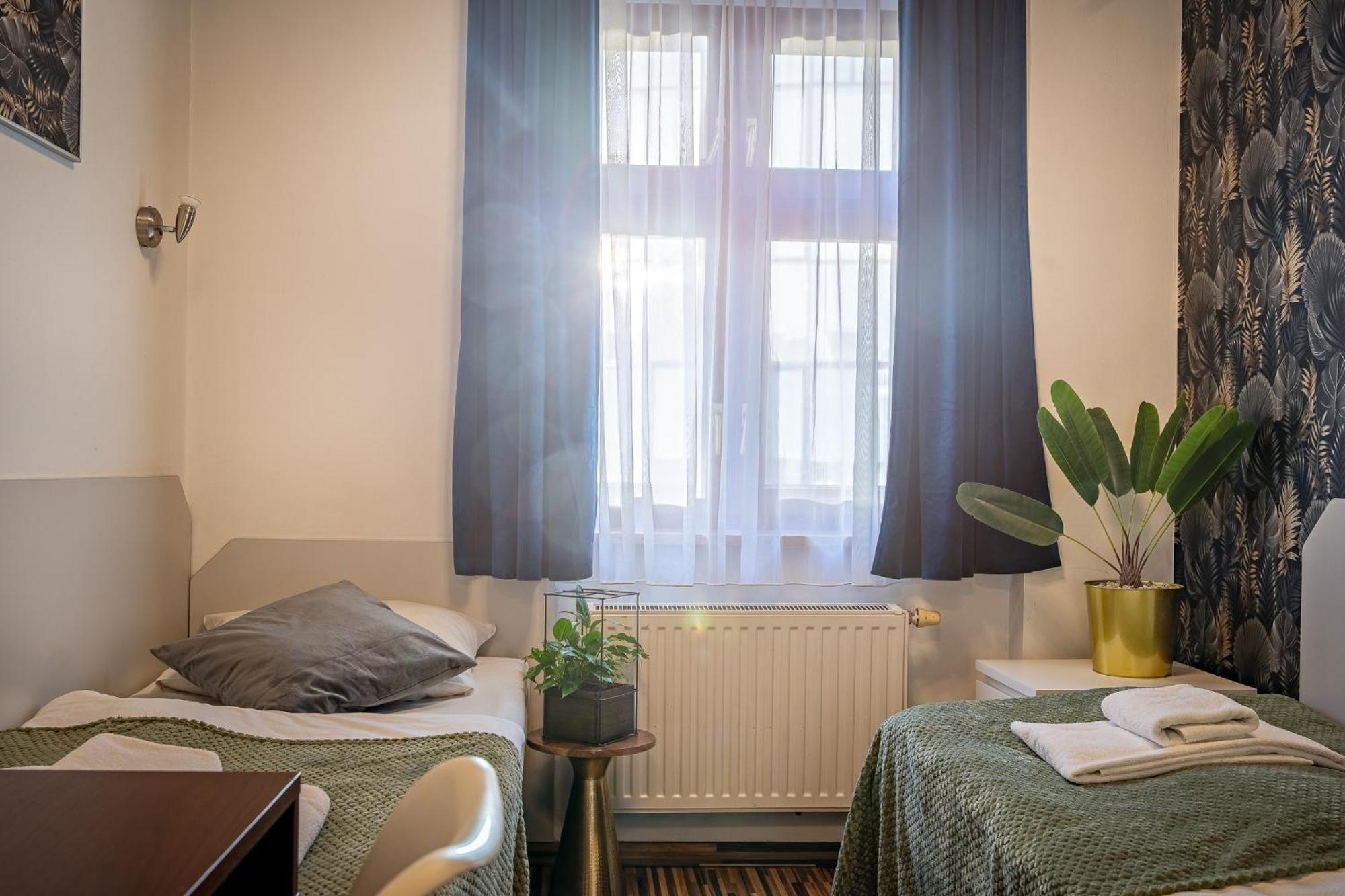 Great Polonia Dwarf Wroclaw Bed & Breakfast Exterior photo