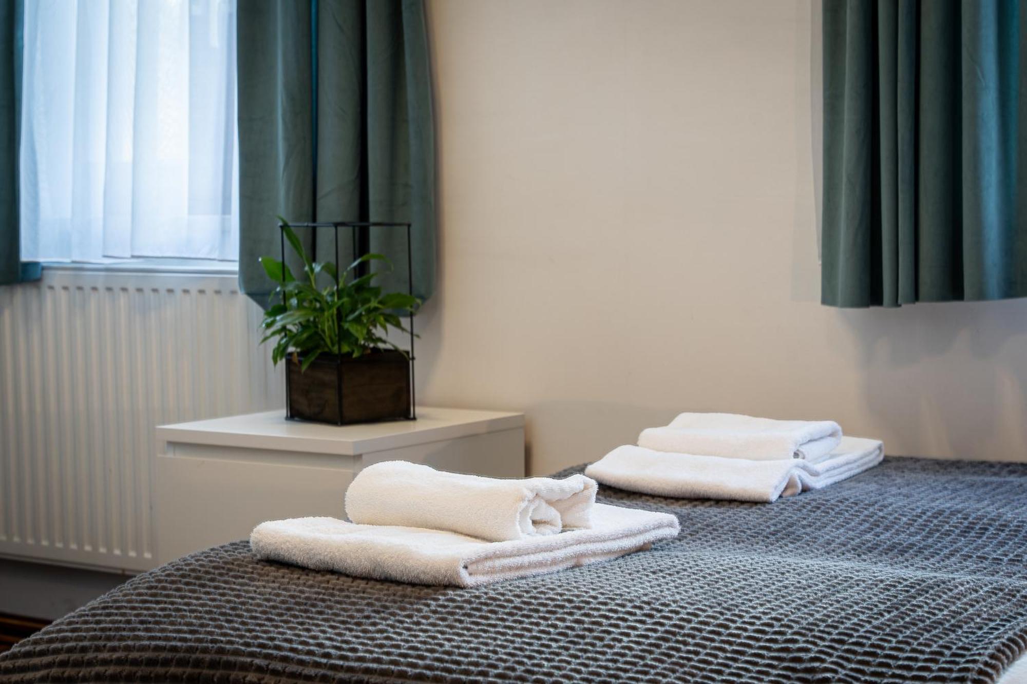 Great Polonia Dwarf Wroclaw Bed & Breakfast Exterior photo
