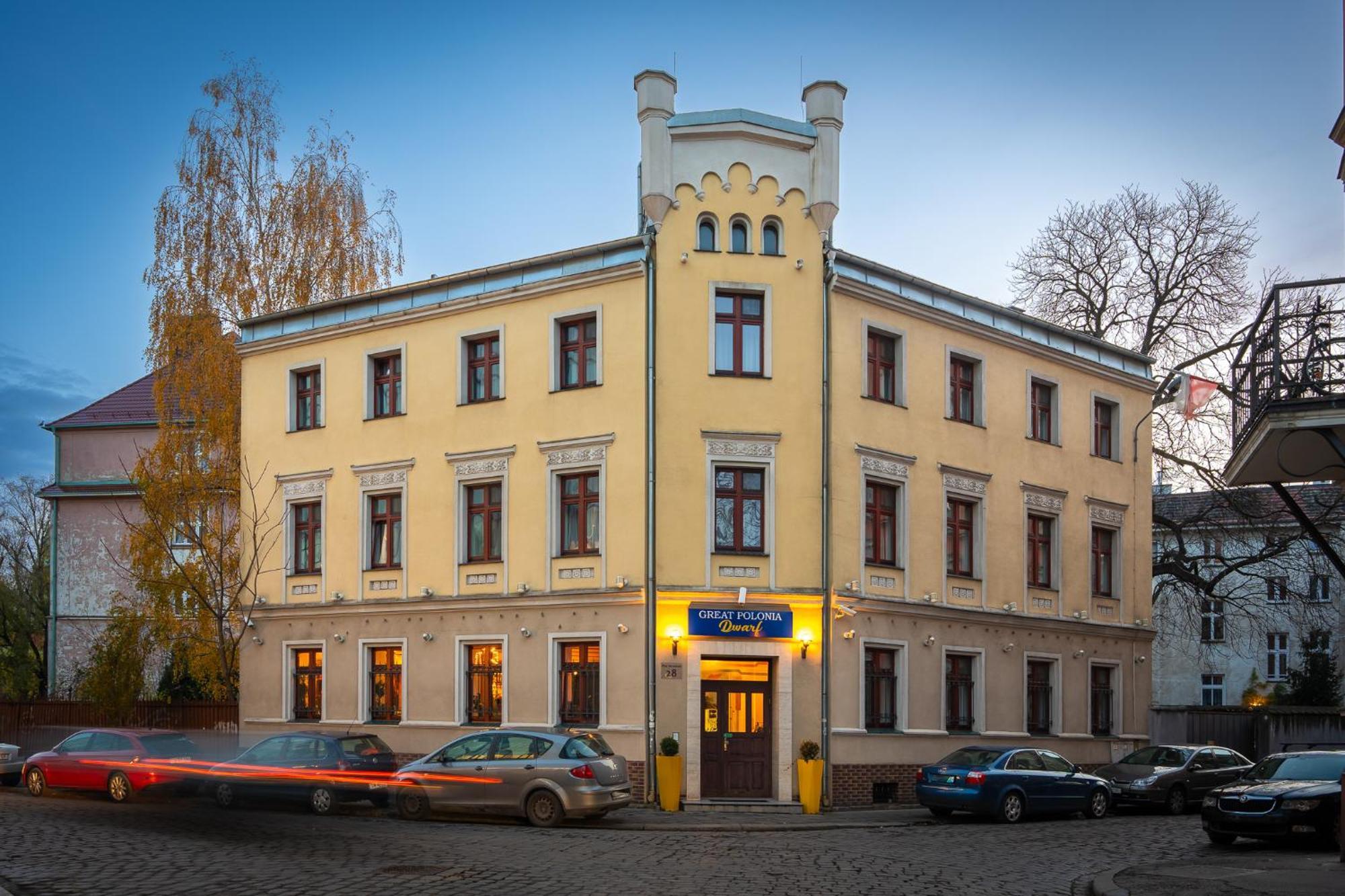 Great Polonia Dwarf Wroclaw Bed & Breakfast Exterior photo