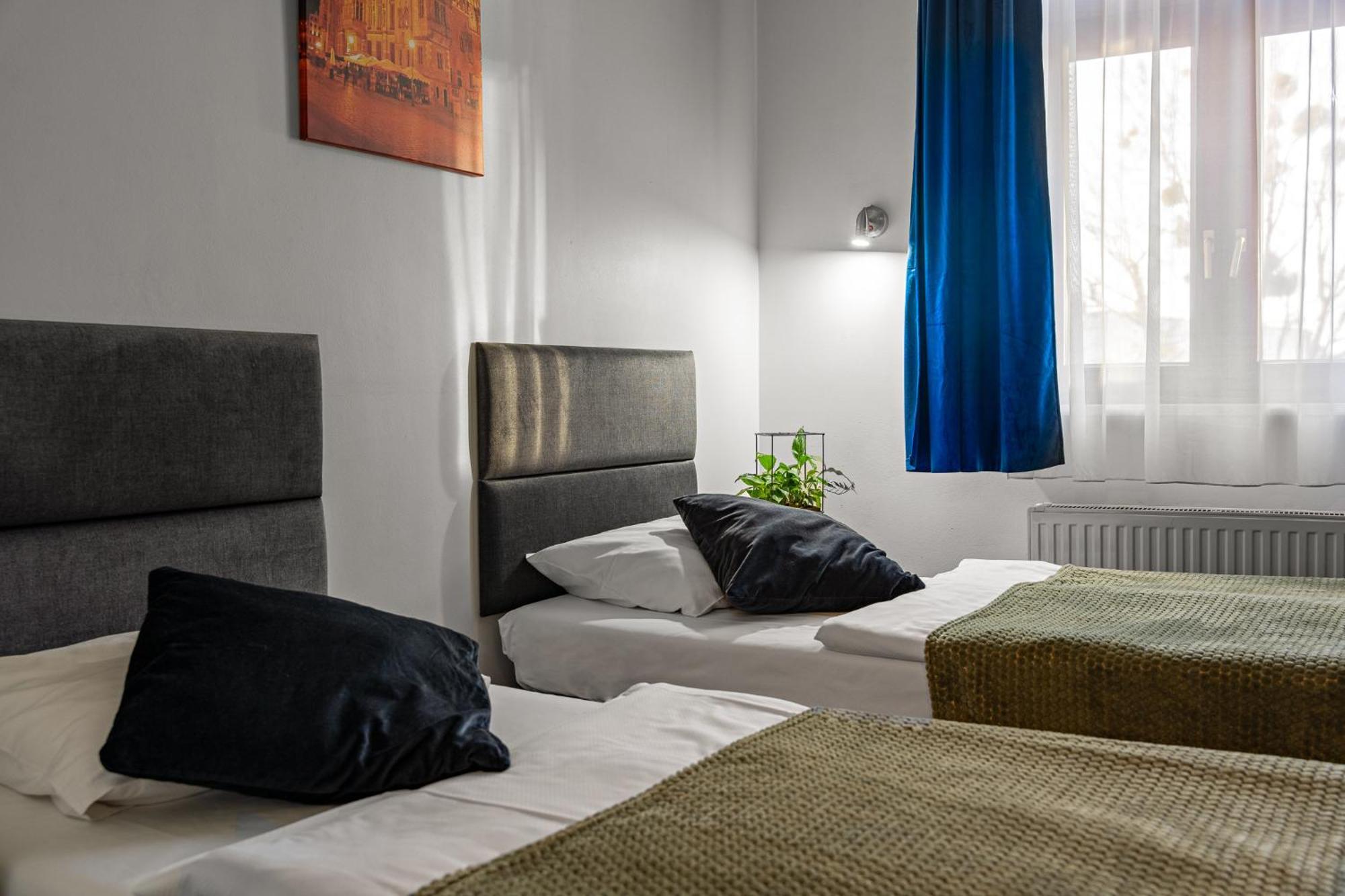 Great Polonia Dwarf Wroclaw Bed & Breakfast Exterior photo